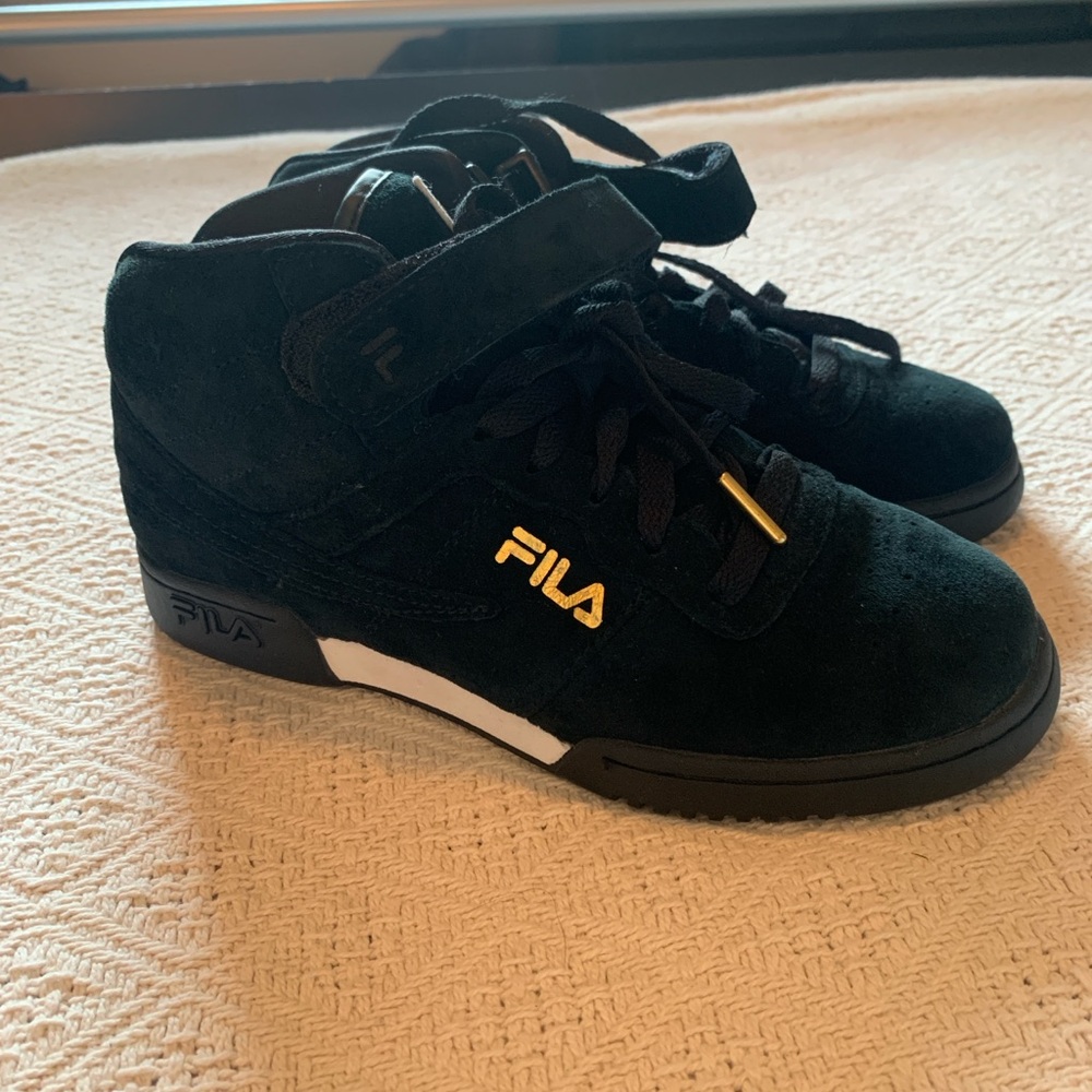 Fila Kids Black Suede High-top Sneakers Kids sz 5 Gold Running Shoes Runners